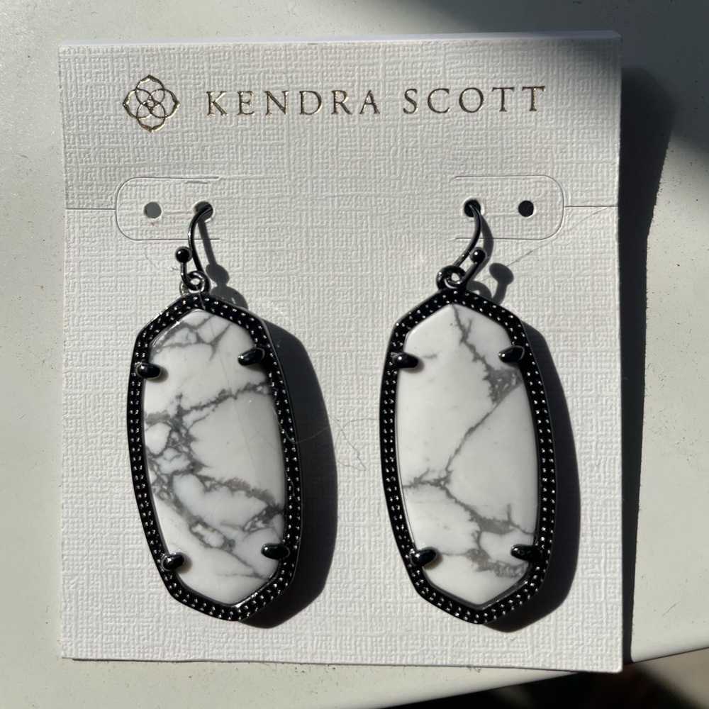 Gunmetal and White Howlite Elles